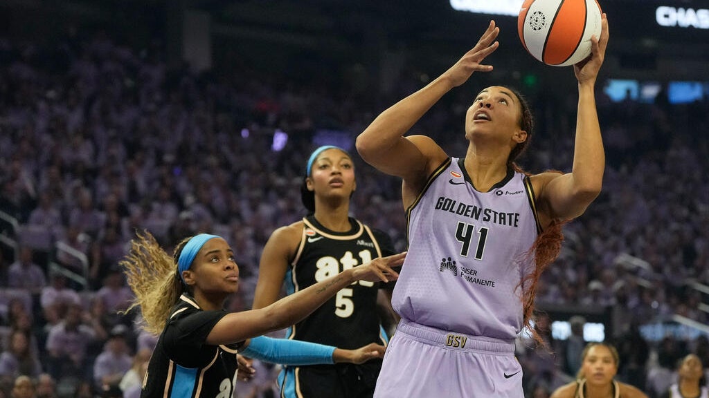 Angered over a.m. WNBA Finals tip-off, Chicago bar owner opens early to fans anyway, to "cause a ruckus" — Athens Business news